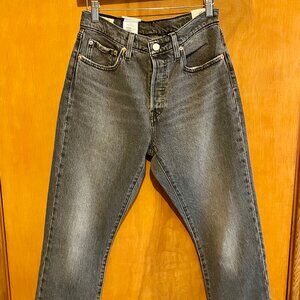 NWT 501® Original Fit Women's Jeans in Swan Island Black, size 28  30